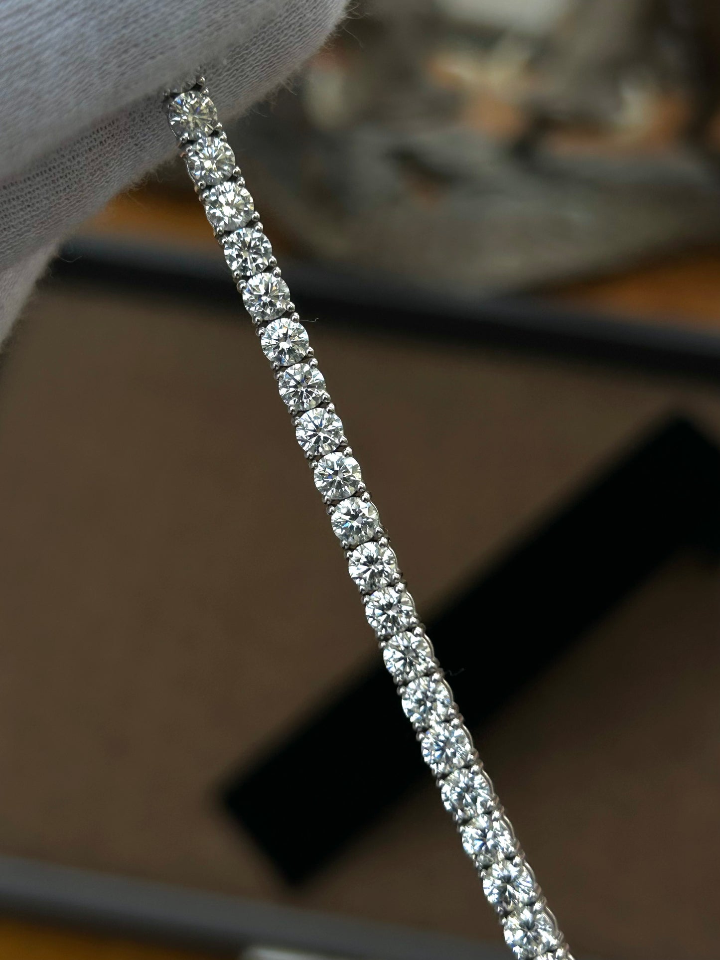 8.5ct VVS Lab Diamond Tennis Bracelet 18k White Gold – 16.5cm