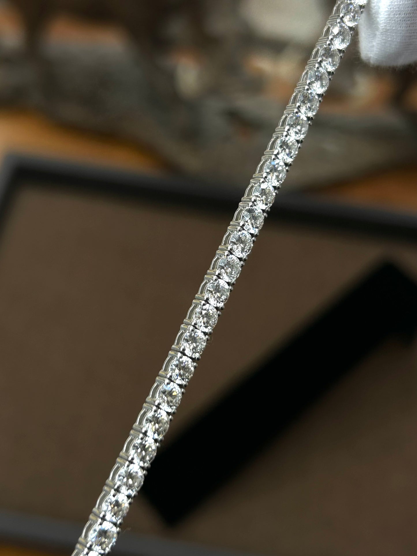 8.5ct VVS Lab Diamond Tennis Bracelet 18k White Gold – 16.5cm
