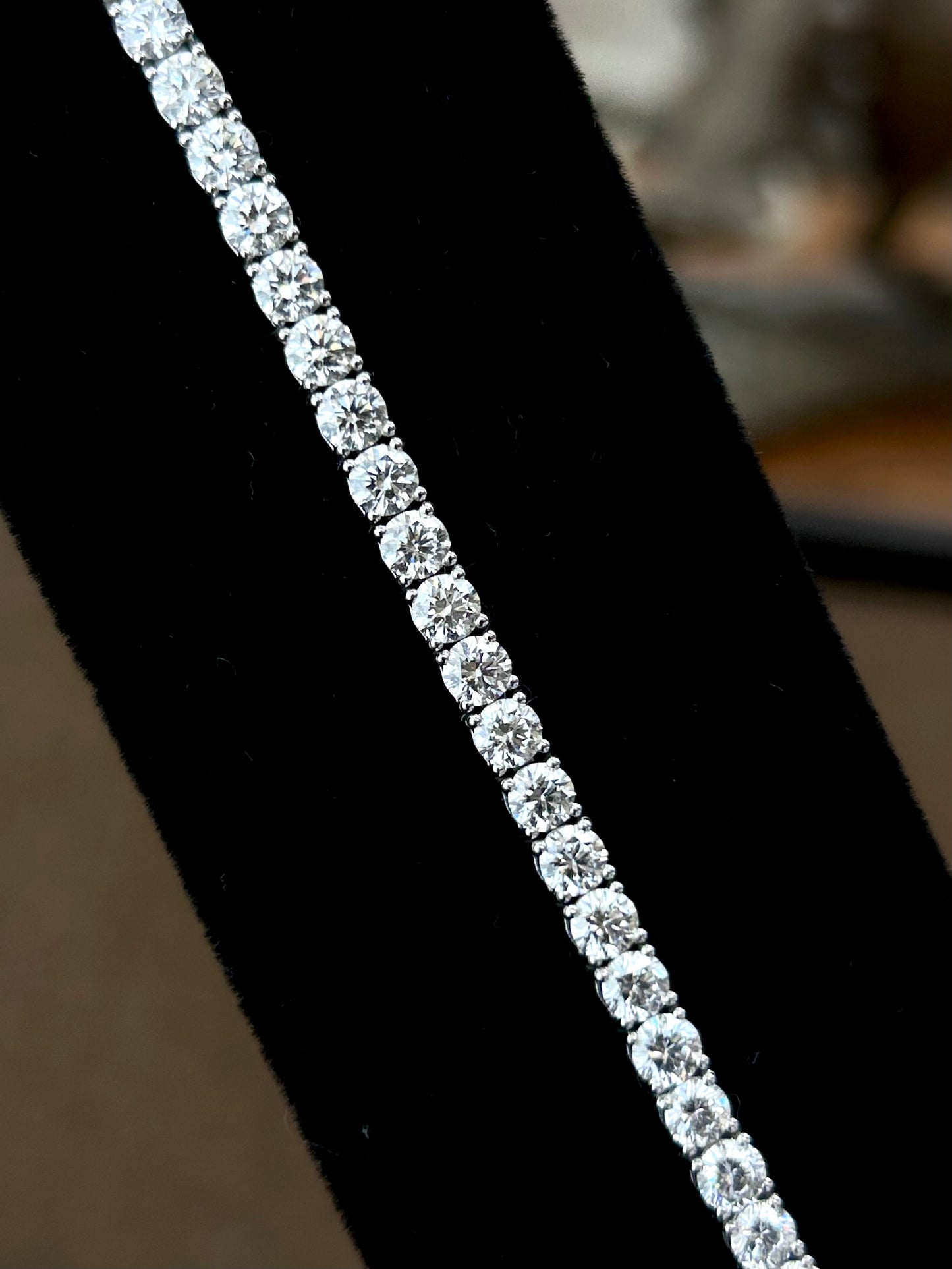 8.5ct VVS Lab Diamond Tennis Bracelet 18k White Gold – 16.5cm