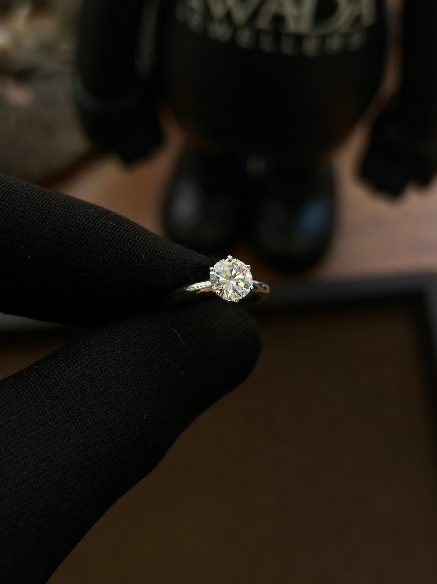 1ct VS1 natural diamond platinum engagement ring