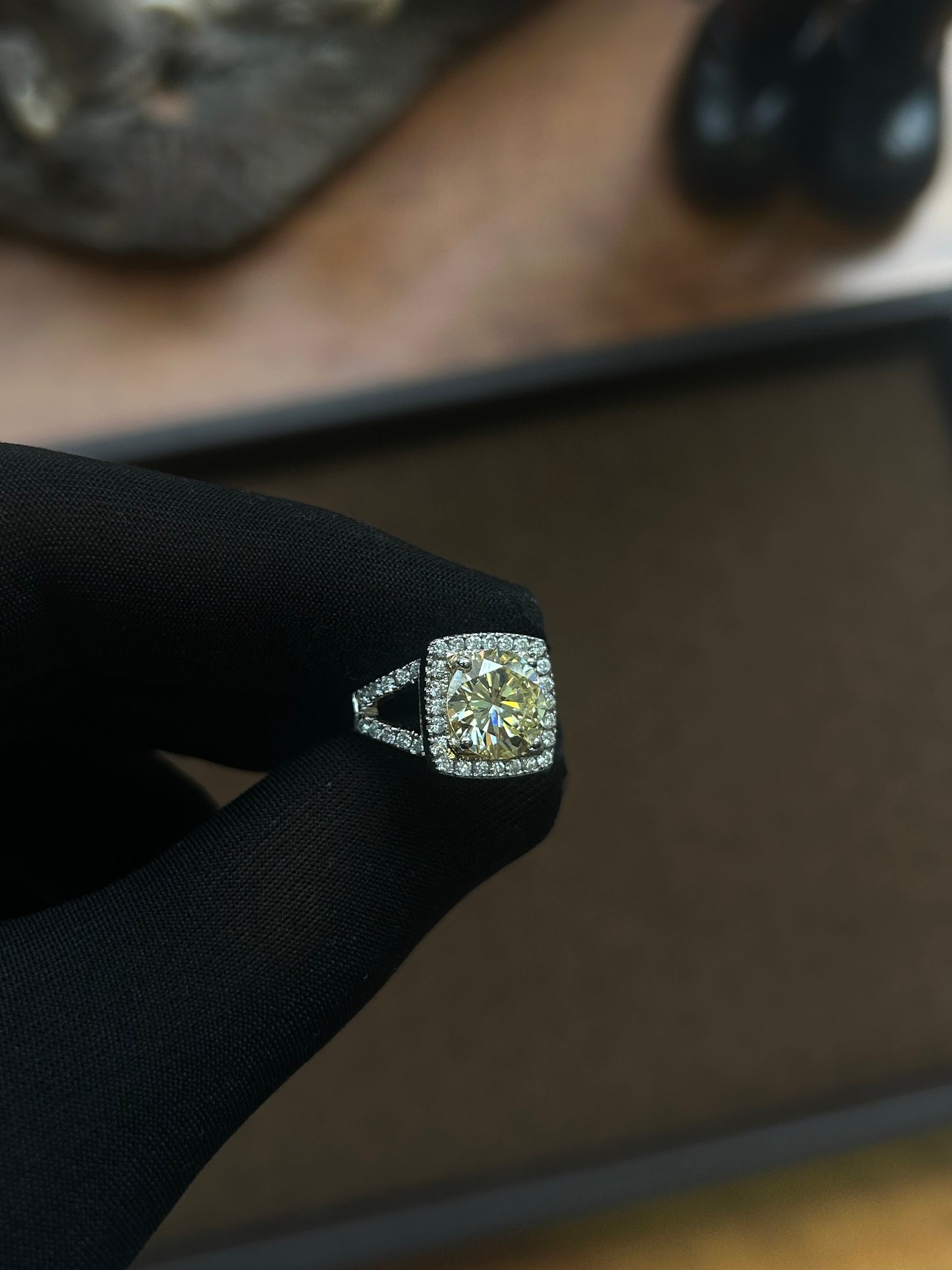 3.90 carat round cut T colour natural diamond ring
