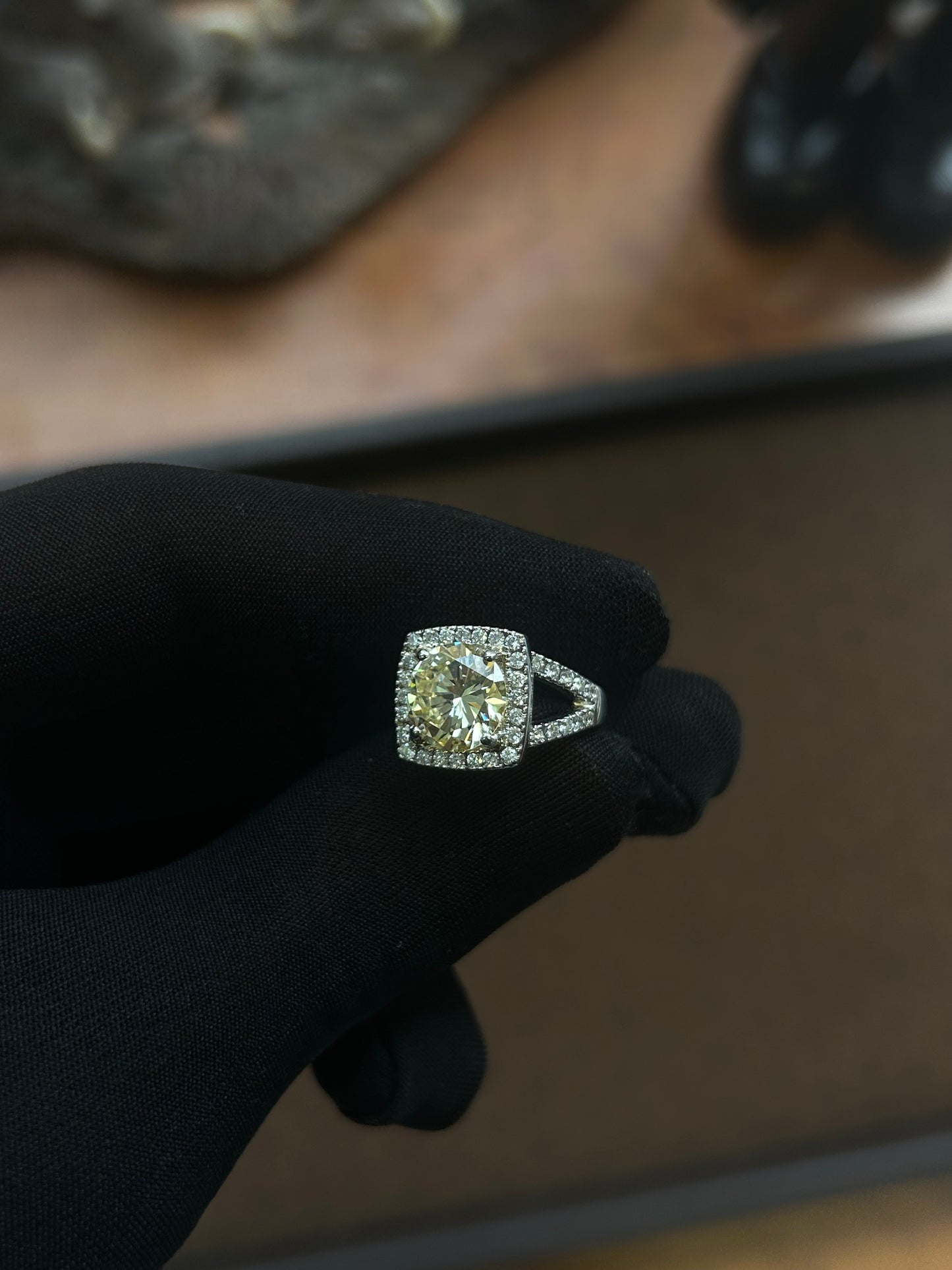3.90 carat round cut T colour natural diamond ring