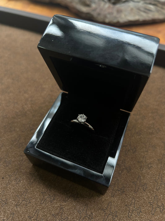 VS2 Natural diamond engagement ring 0.71TCW 18k white gold
